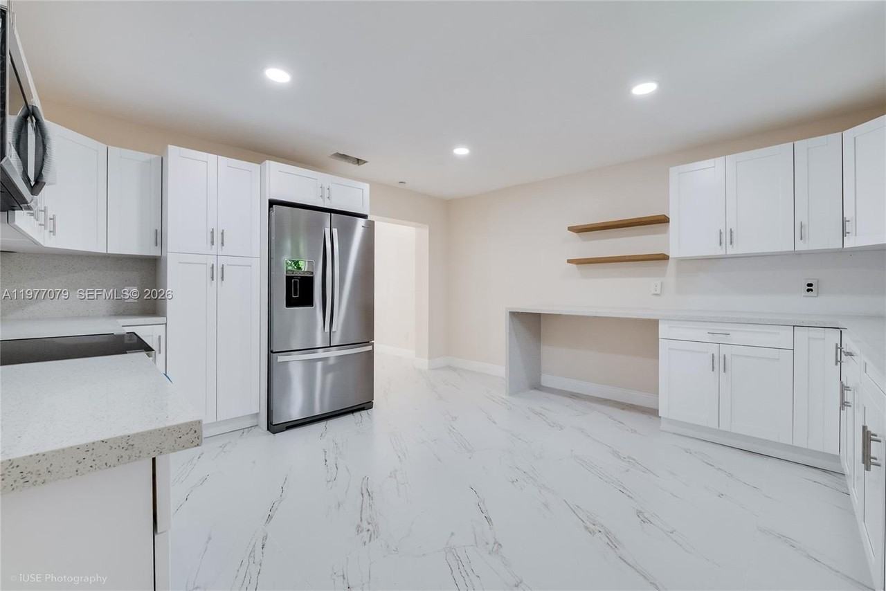 10421 Sw 184th St #0 - Photo 4 of 24