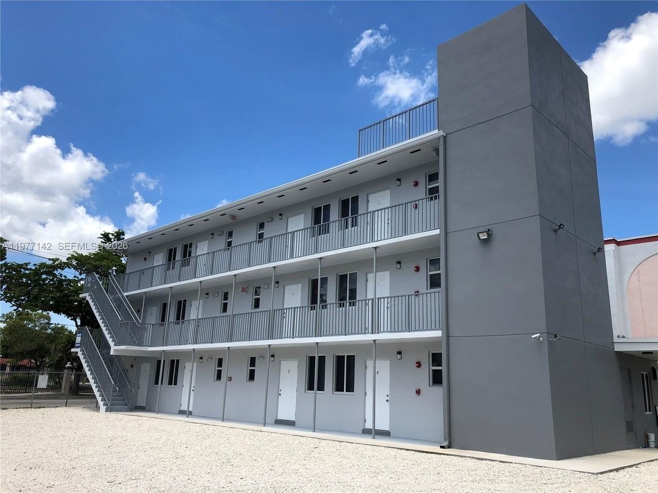 1737 Nw 3rd Ave #2 - Photo 2 of 8