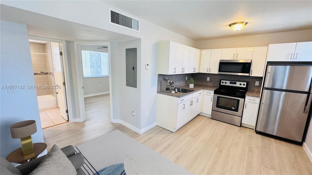 1737 Nw 3rd Ave #2 - Photo 4 of 8