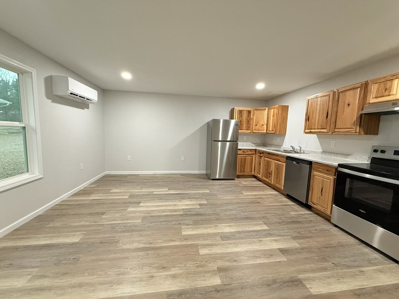 850 Marlette Dr #B - Photo 3 of 8