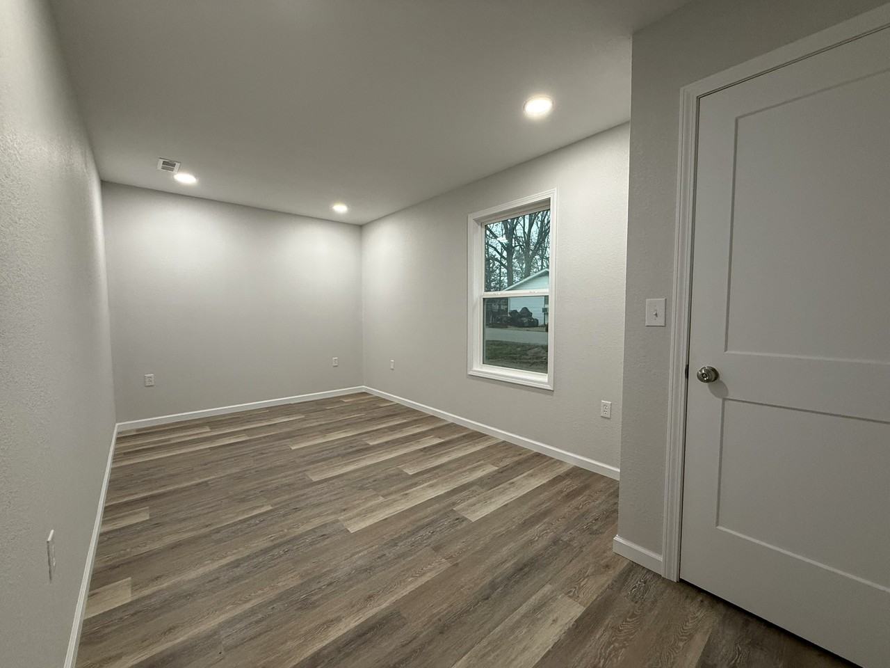 850 Marlette Dr #B - Photo 6 of 8