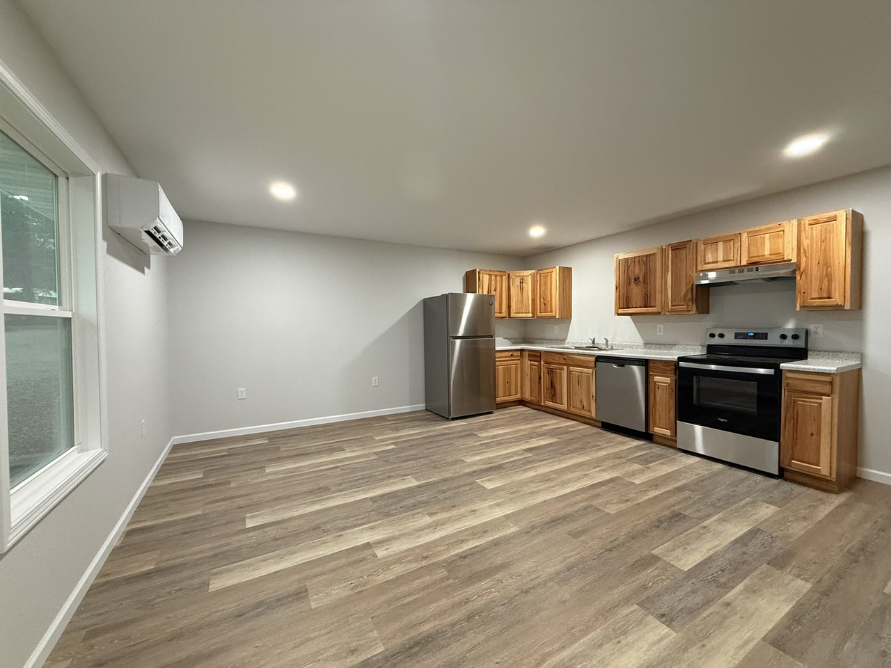 850 Marlette Dr #C - Photo 3 of 8