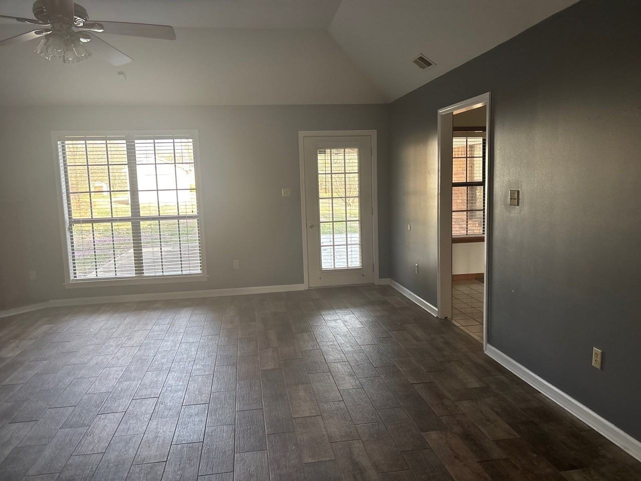 375 Plum Tree Cir #1 - Photo 4 of 27