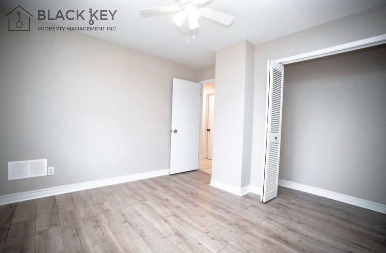 107 Edgehill Cres #1 - Photo 5 of 10