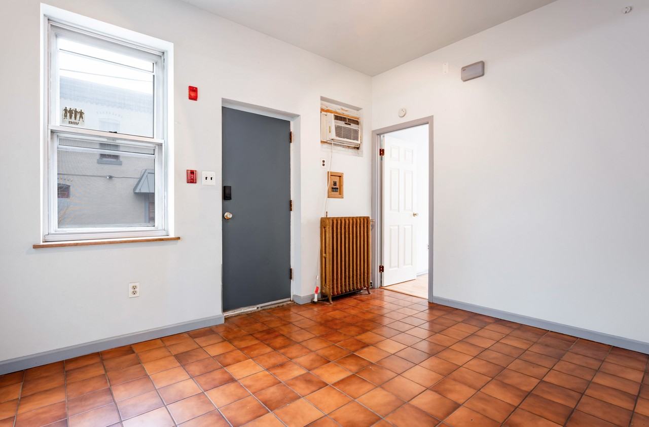 1327 Snyder Avenue - 1 C #1C - Photo 3 of 20