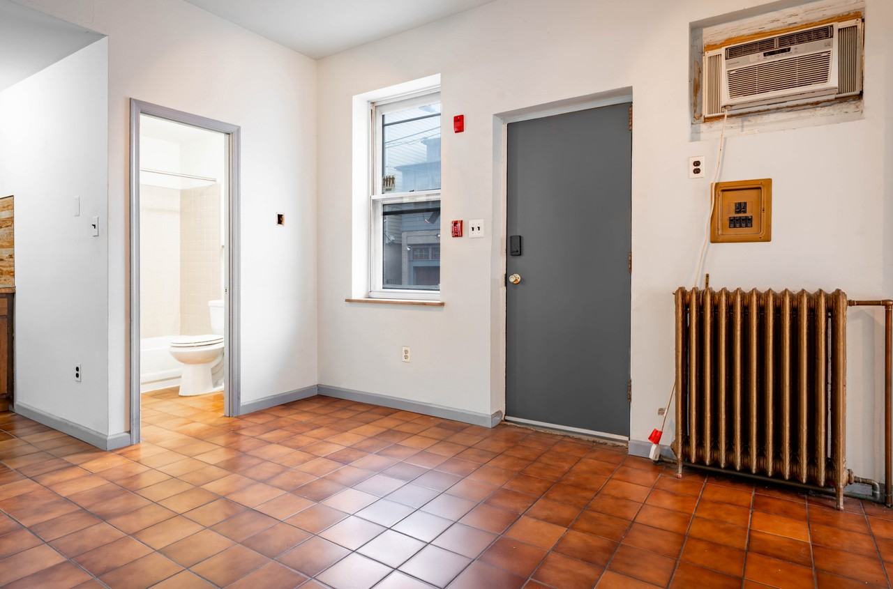 1327 Snyder Avenue - 1 C #1C - Photo 7 of 20