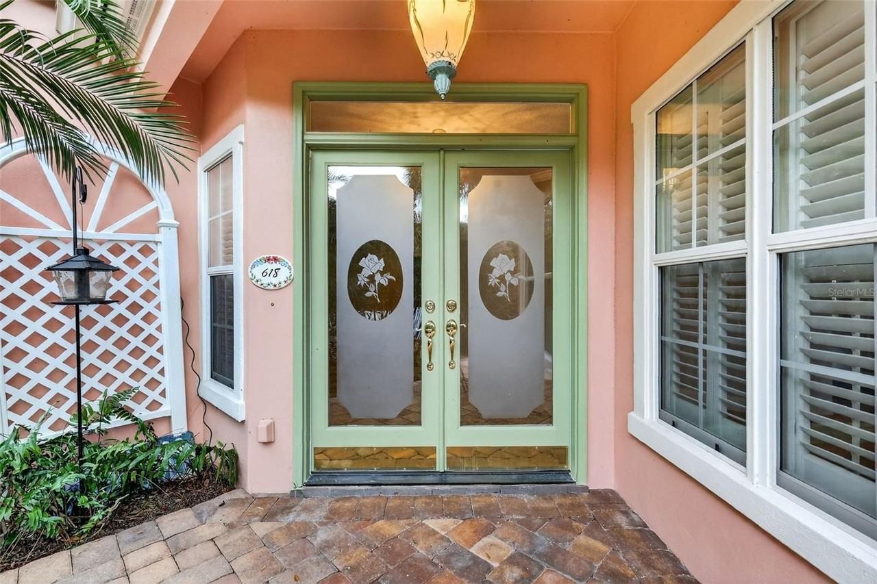 618 High Point Dr - Photo 4 of 47