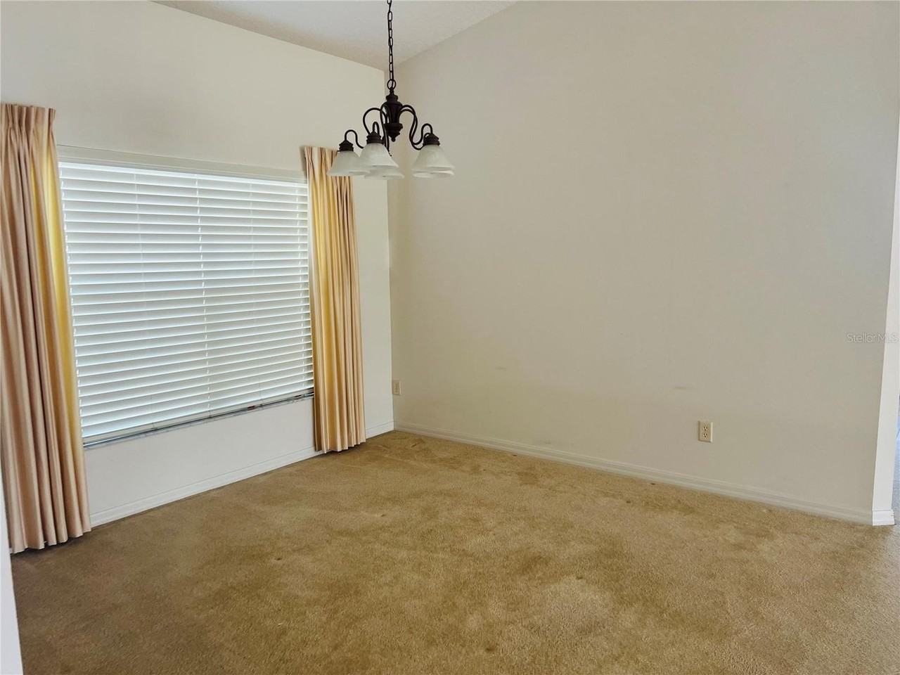 5630 Belle Terre Dr - Photo 4 of 20