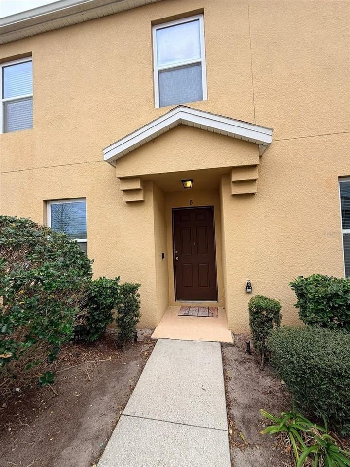 3740 Seneca Club Loop #B - Photo 3 of 23