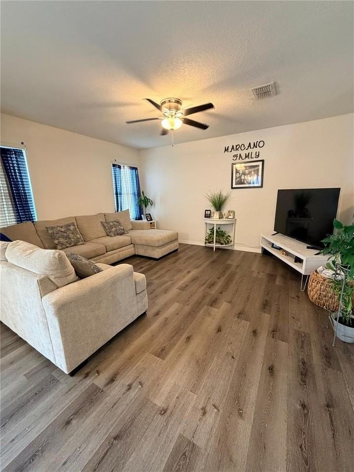 3740 Seneca Club Loop #B - Photo 5 of 23