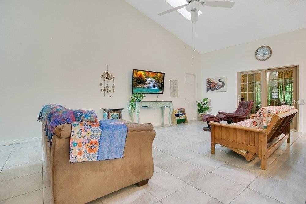 3411 Windy Wood Dr - Photo 4 of 32