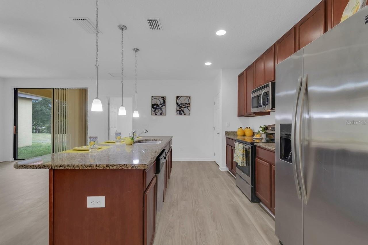 2943 Casabella Dr - Photo 4 of 18