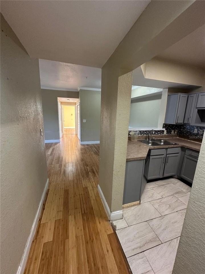 Avenue G #4911 - Photo 3 of 15