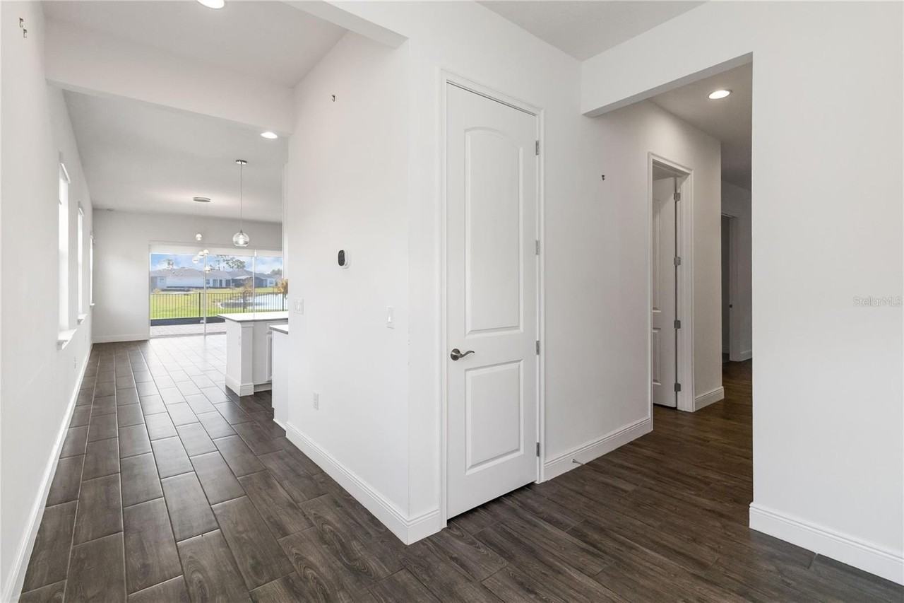 2709 Greenlands St - Photo 3 of 32