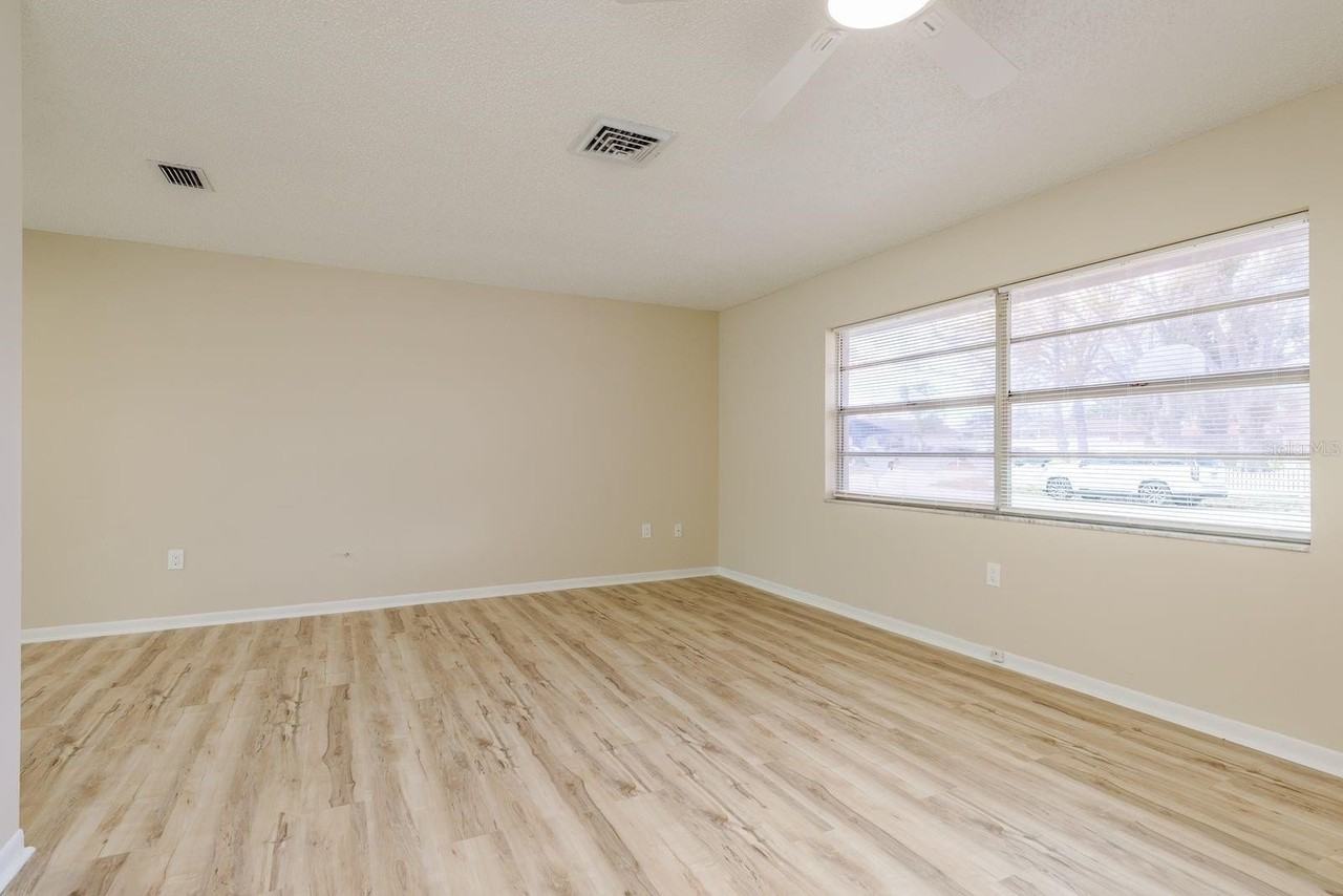 2977 Palmetto Ct - Photo 6 of 32