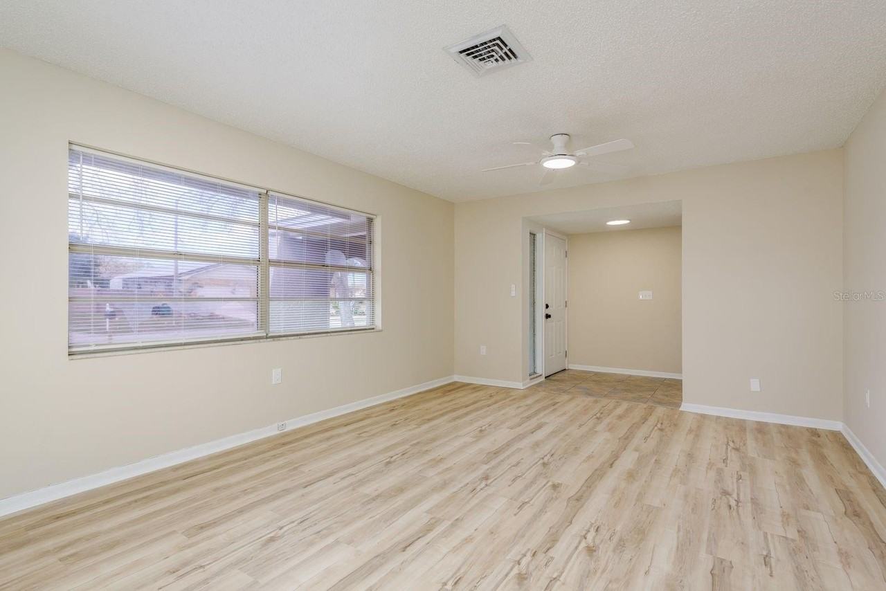 2977 Palmetto Ct - Photo 7 of 32