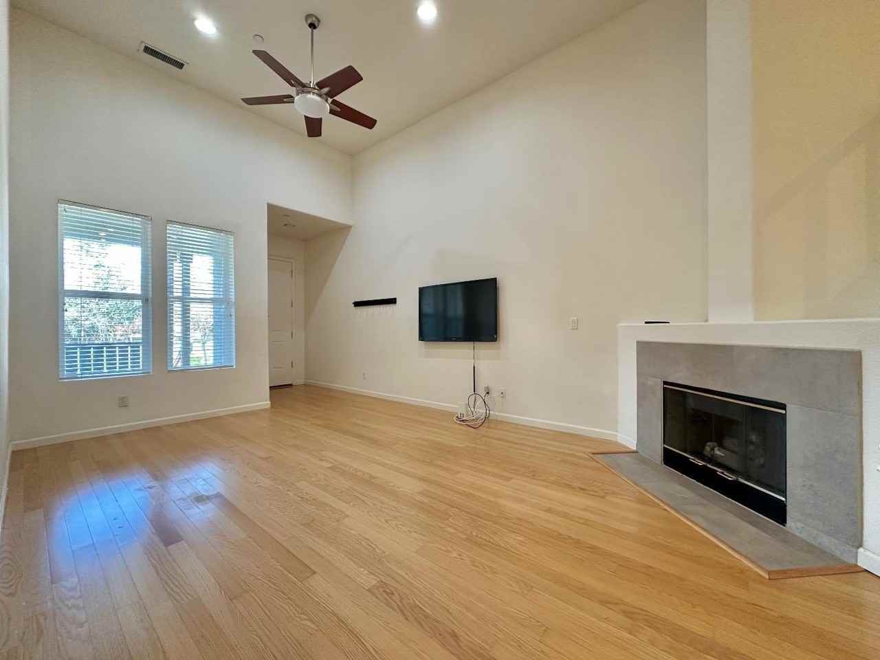 1343 Wayne Way - Photo 4 of 27