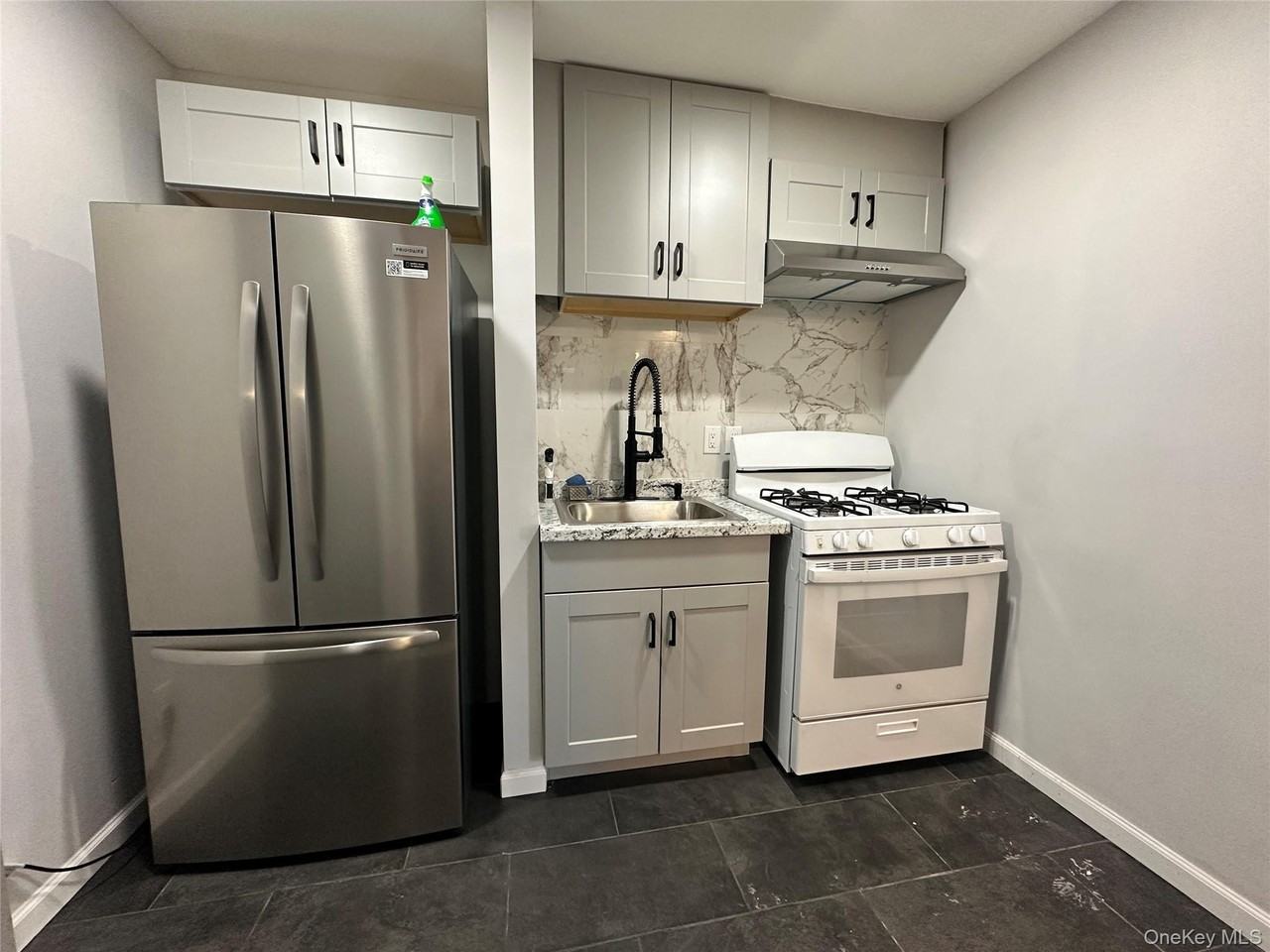 1241 Ridgebury Rd - Photo 3 of 21