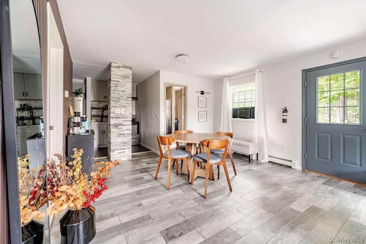 1241 Ridgebury Rd - Photo 7 of 21