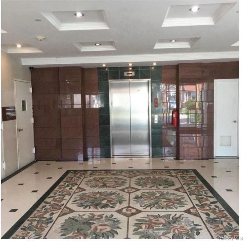 4 Chelsea Pl Apt 3d - Photo 3 of 13