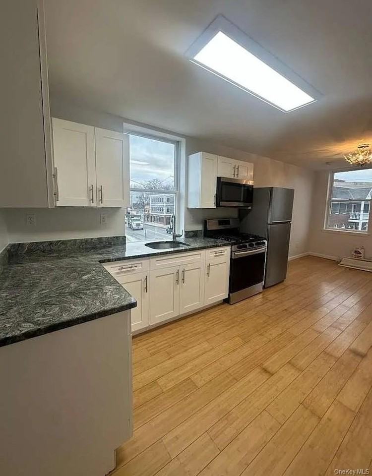 51 Greenwich Ave Ste 2 - Photo 5 of 13