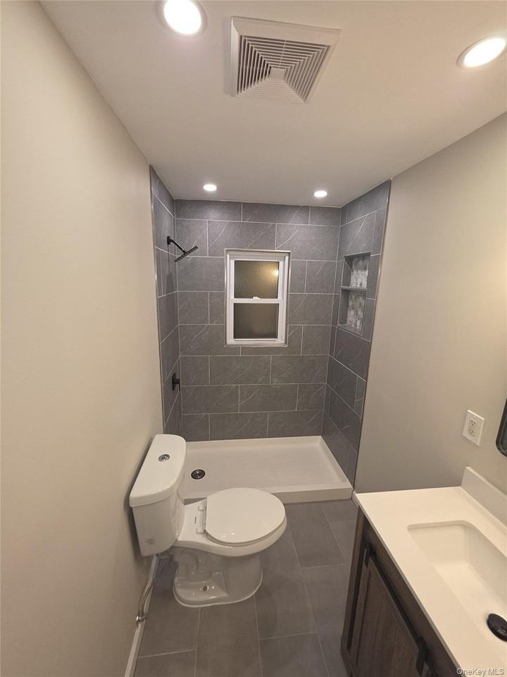 915 11 street 11 Street - Photo 5 of 5