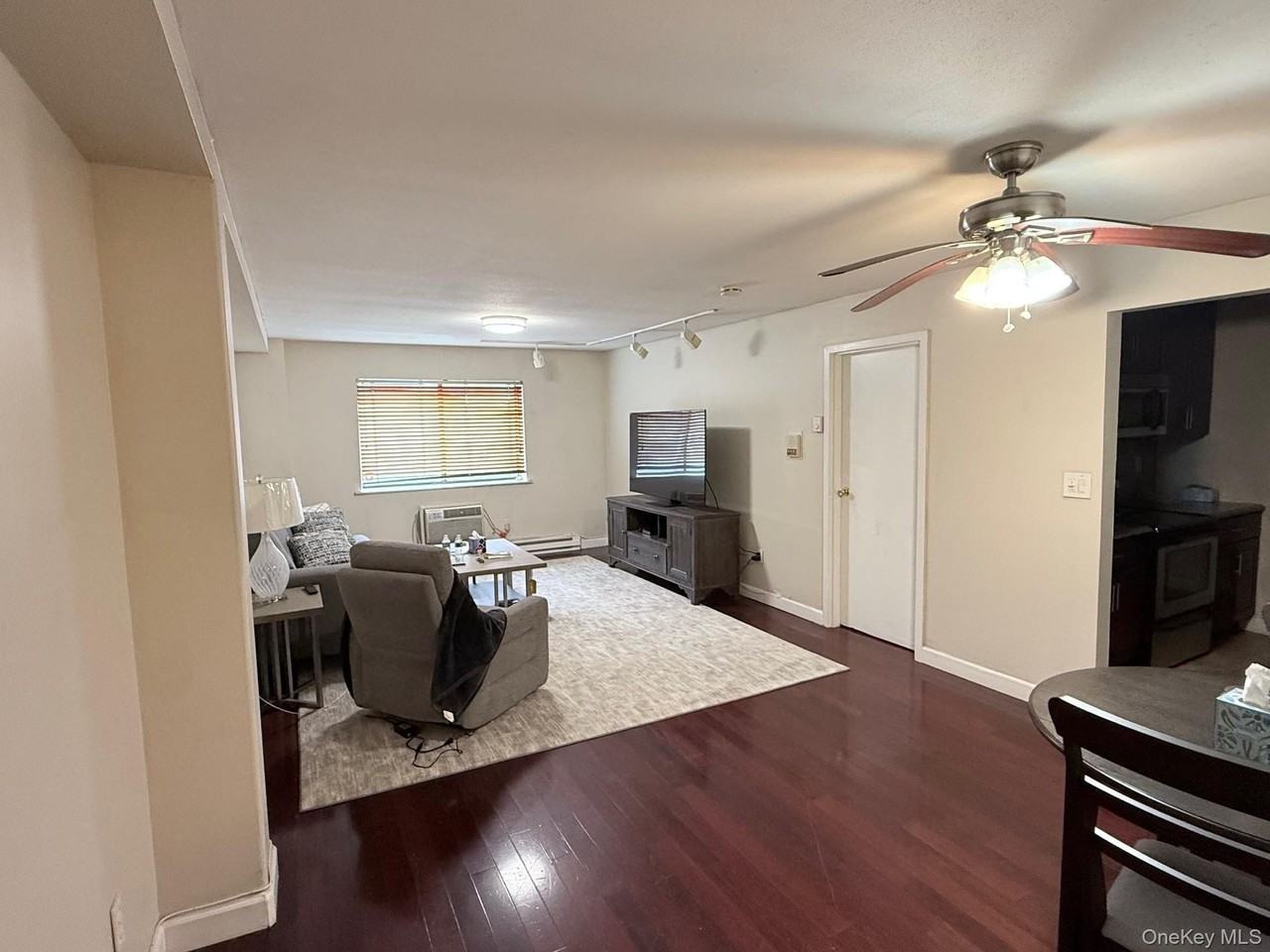 530 Hudson Ave #A3 - Photo 2 of 6
