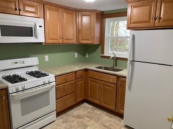 12 Waverley St Unit 12 - Photo 2 of 10