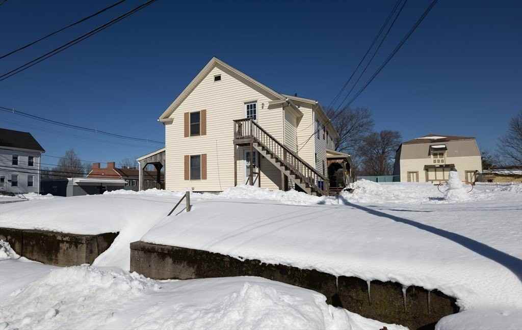 119 Bank St Unit 2 - Photo 2 of 20