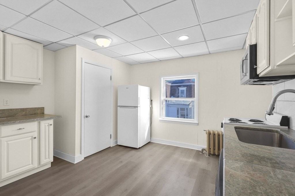 119 Bank St Unit 2 - Photo 6 of 20