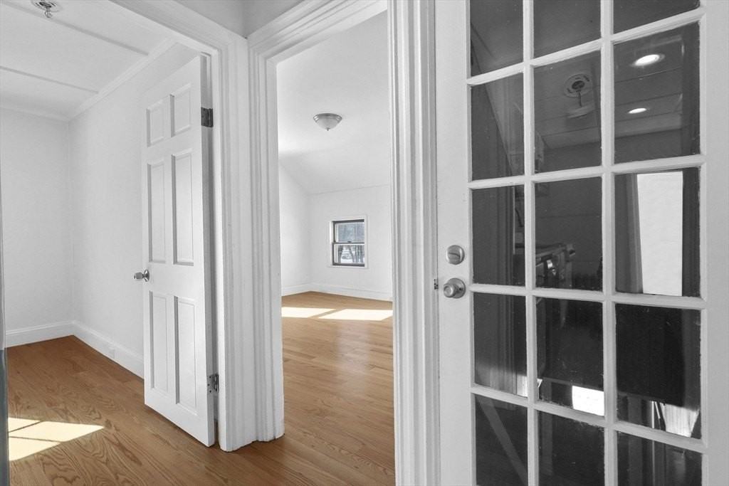 119 Bank St Unit 2 - Photo 7 of 20