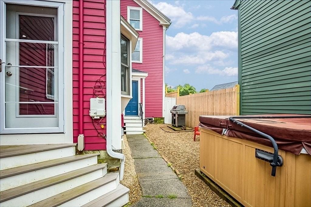 18 Watson St Apt 5 - Photo 2 of 15