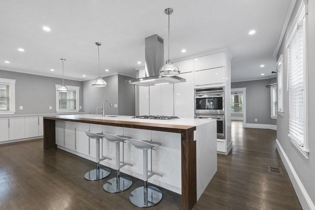 61 Huron Ave - Photo 2 of 21