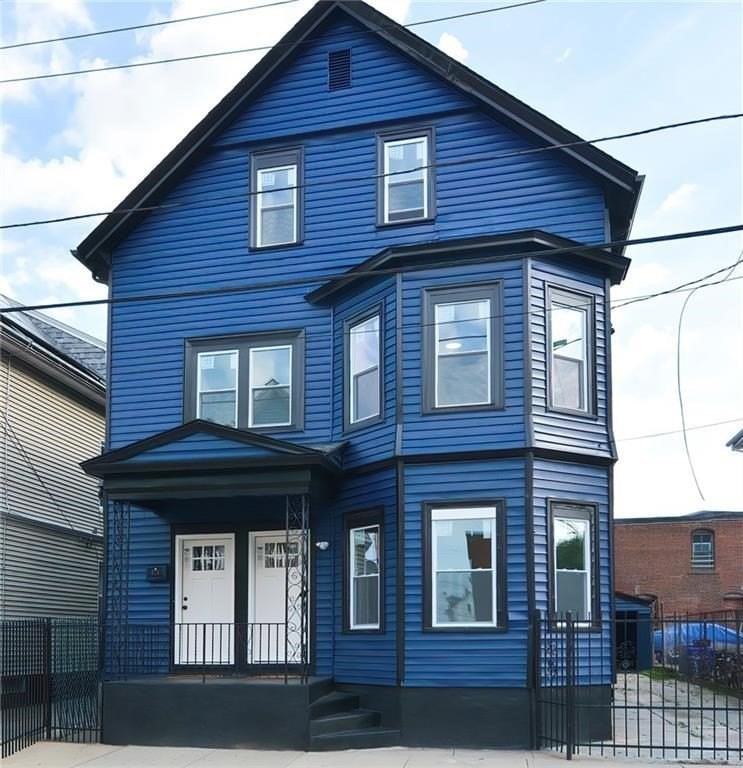 135-137 Superior St Unit 1 - Photo 2 of 8