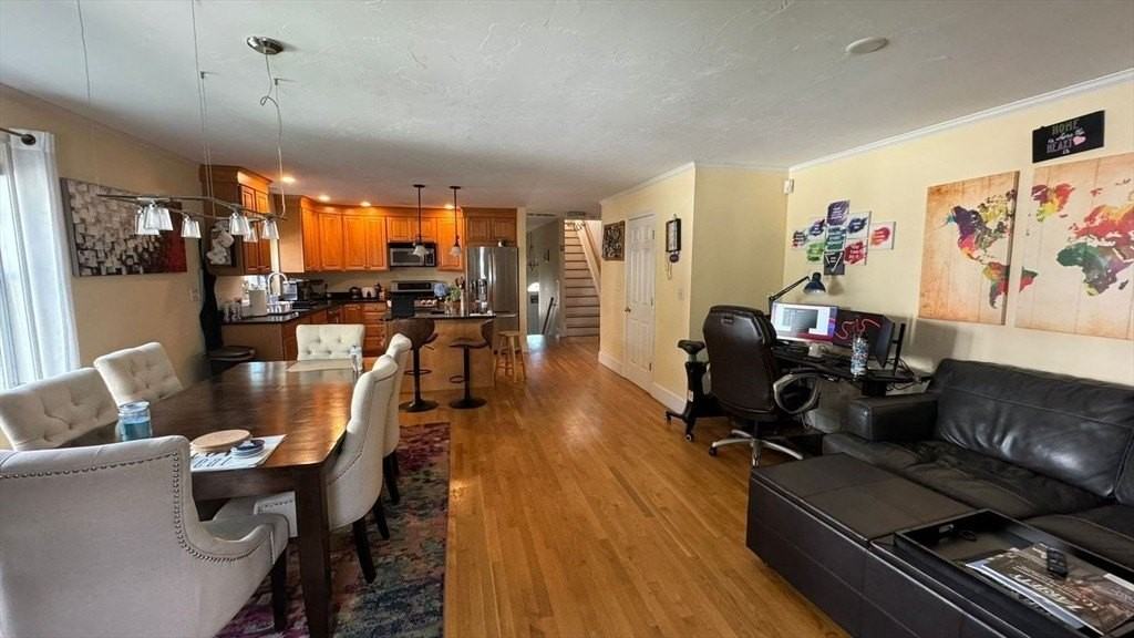 343 Quarry St Unit 2 - Photo 5 of 20