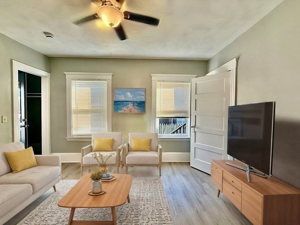 19 Pierce St Unit 19 - Photo 2 of 20