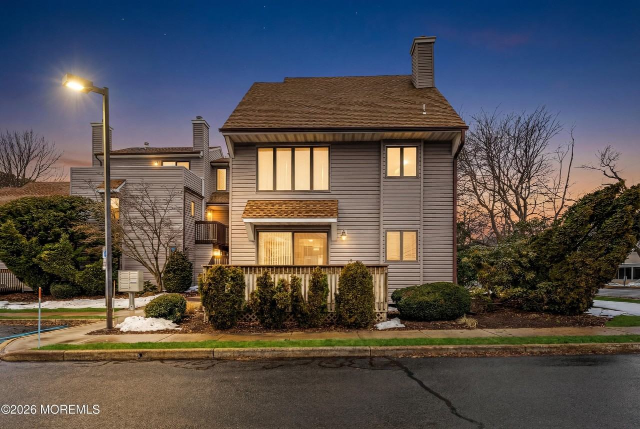 2230 Bridge Ave Apt 20 - Photo 2 of 24