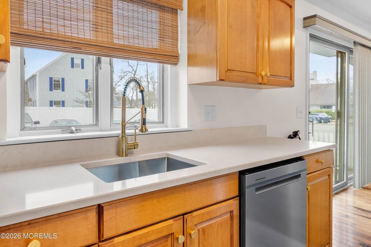 2230 Bridge Ave Apt 20 - Photo 5 of 24