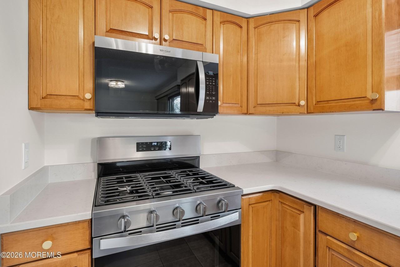 2230 Bridge Ave Apt 20 - Photo 6 of 24