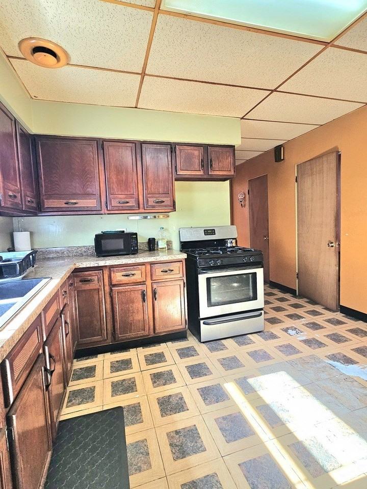 1515 S 57th Ct - Photo 5 of 14