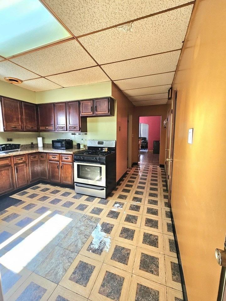 1515 S 57th Ct - Photo 6 of 14