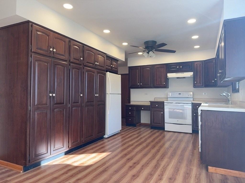 580 N State St - Photo 6 of 27