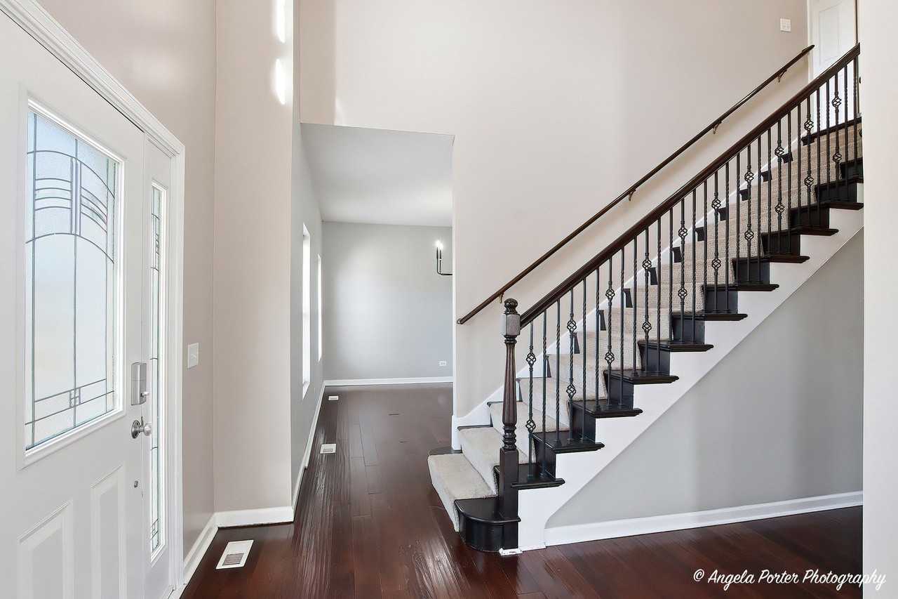 9312 Nicholas Ln - Photo 4 of 39