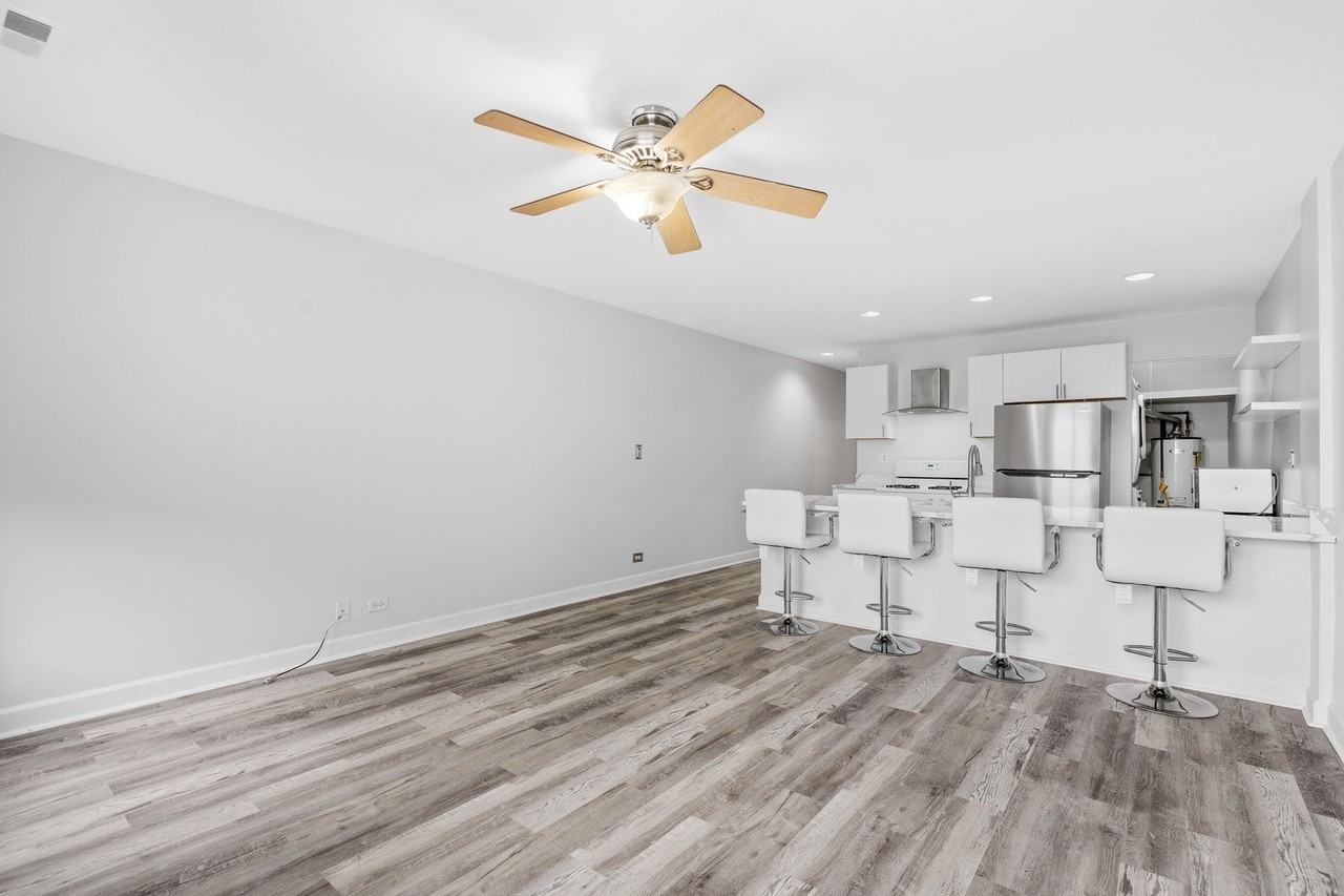 1726 N Kedzie Ave Apt I - Photo 4 of 15