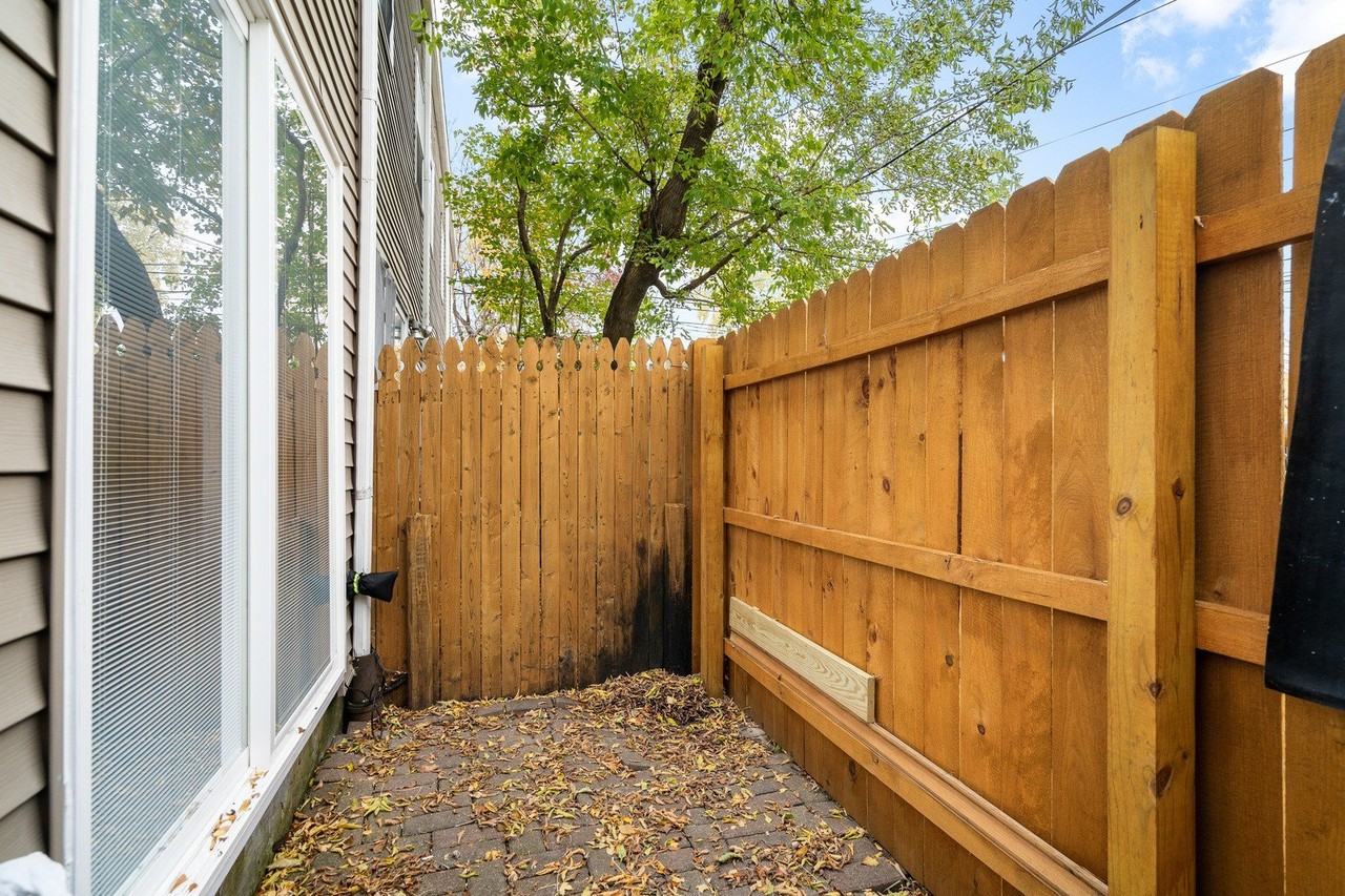 1726 N Kedzie Ave Apt I - Photo 7 of 15