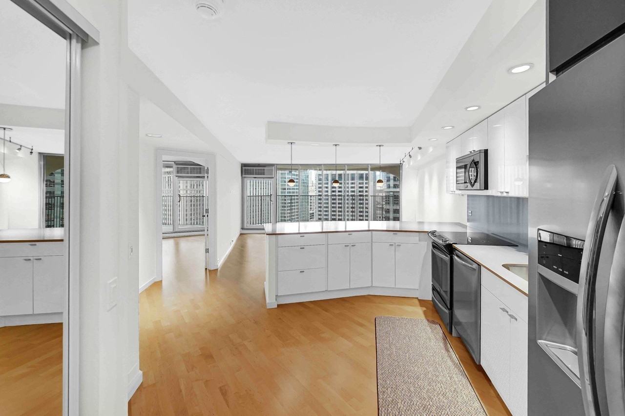 300 N State St Apt 2510 - Photo 2 of 27