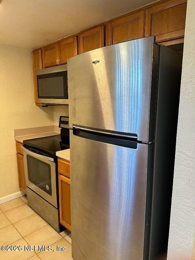 60 Masters Dr Apt A - Photo 4 of 11