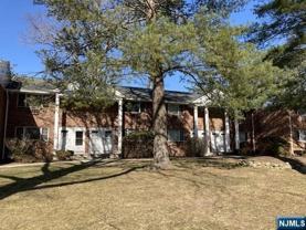 208 Washington Dr - Photo 1 of 1