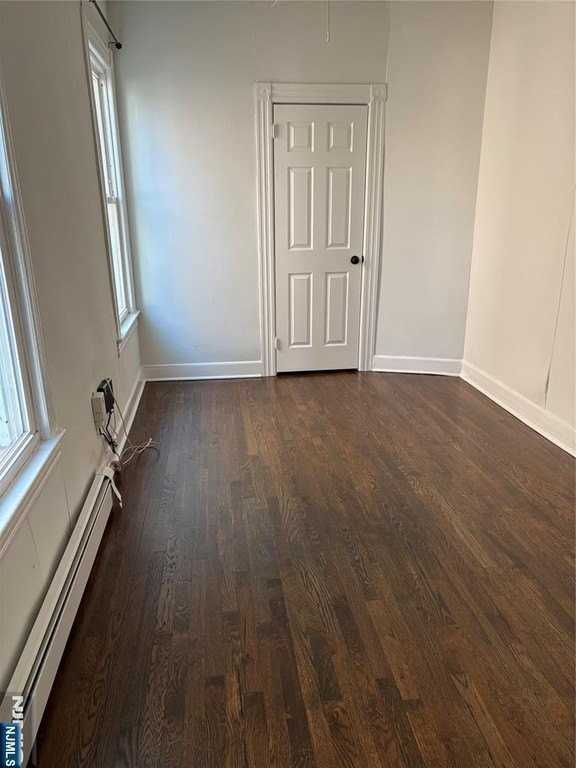 130 Lincoln Ave - Photo 5 of 6