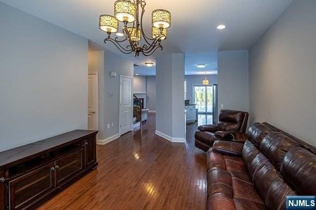 1705 Whitney Ln - Photo 3 of 24